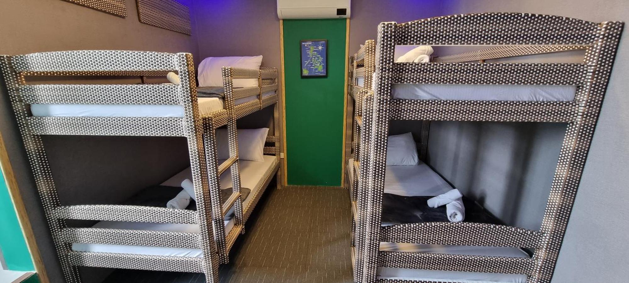 Attic Capsule Hotel Marigondon  Экстерьер фото